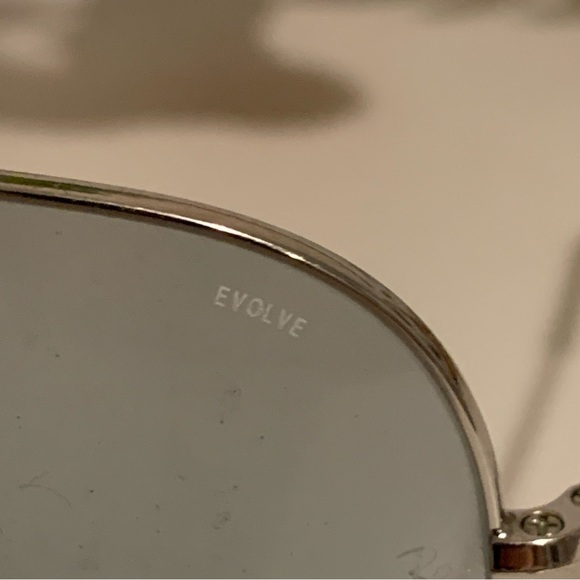 Ray Ban RB3026 Transparent Aviator Small Metal II Sunglasses - Picture 4 of 7